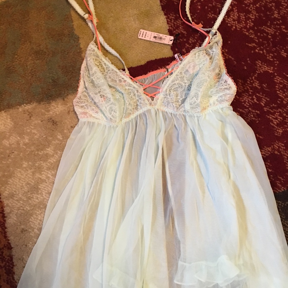 Victoria Secret Nighty size Large NWT